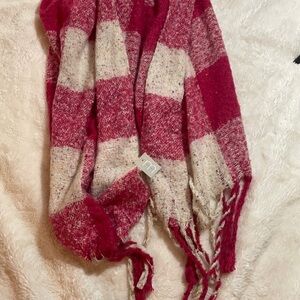 NWT Long Soft Maurices Scarf‎